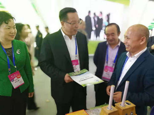 懷化市市長(zhǎng)雷紹業(yè)視察漢眾農(nóng)業(yè) 懷化市市長(zhǎng)雷紹業(yè)視察漢眾農(nóng)業(yè)